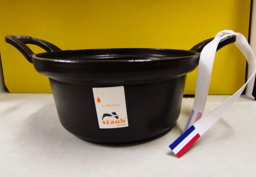 Staub cast iron round - round, coquette