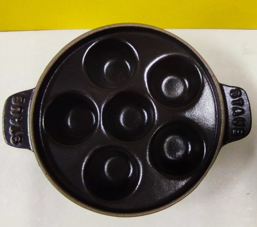 Staub cast iron hole - cast,